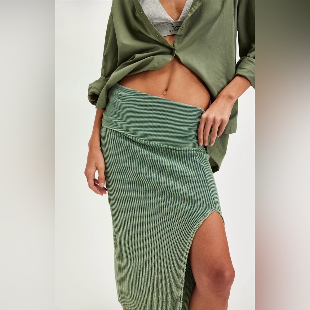 Free People One Pari Midi Skirt in Aquamarine size Medium NWT